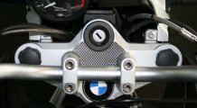 BMW R1200R Gabelbr�ckenschutzpad