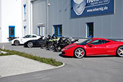 BMW R1200GS, BMW R1200GS LC 2013, BMW S1000RR, Ferrari 458 Italia, Nissan GTR 700PS gegen Roding Roadster