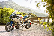Die neue BMW Motorrad Concept 9cento