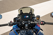 Die brandneue BMW M1000XR