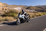 BMW Motorrad präsentiert die neue S1000XR