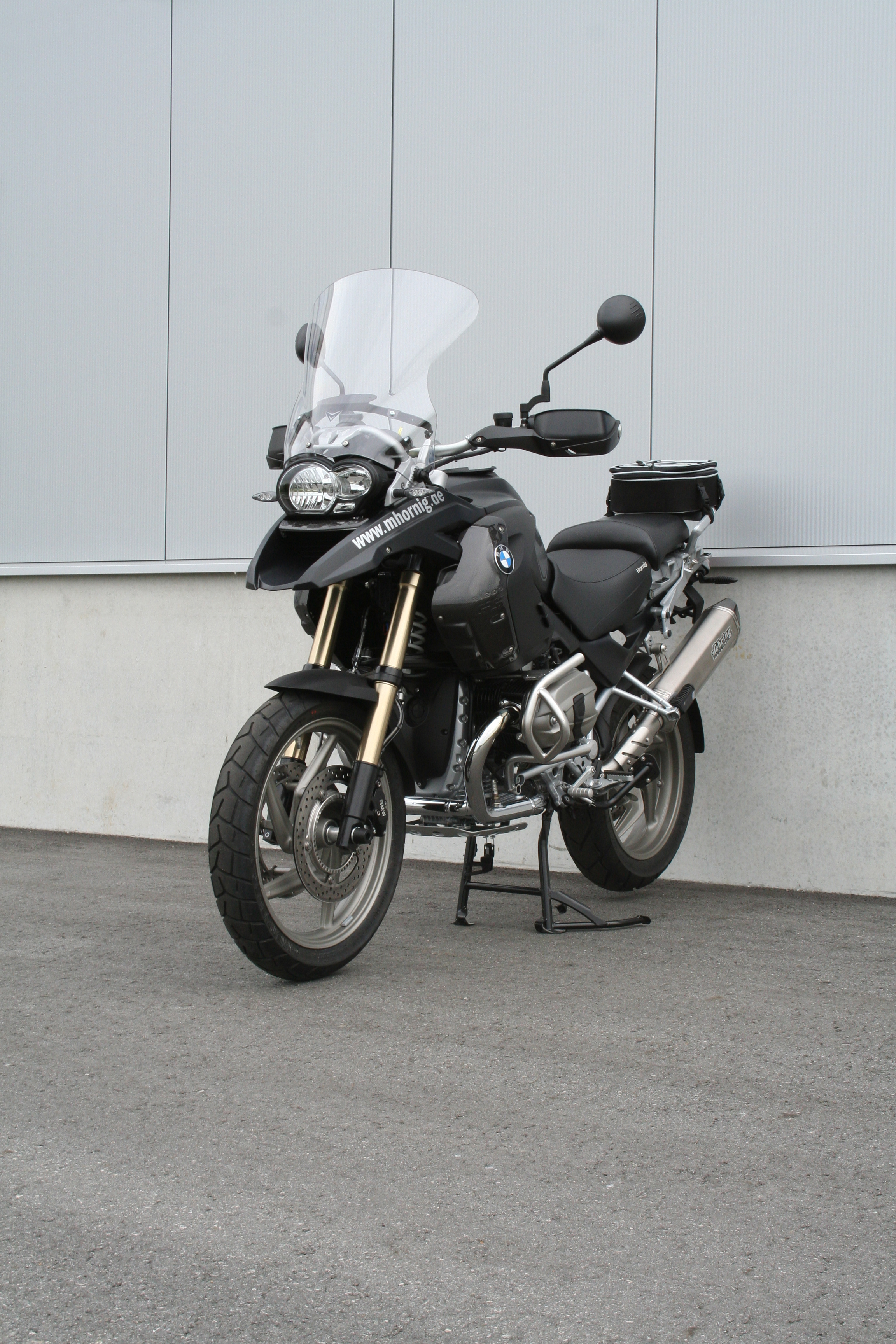 Motorradzubehör Hornig GmbH - BMW R1200GS Rollator-Umbau für die ältere  Generation ;-)